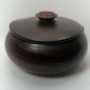 Vintage hand carved turned solid wood round trinket box w/ handle
